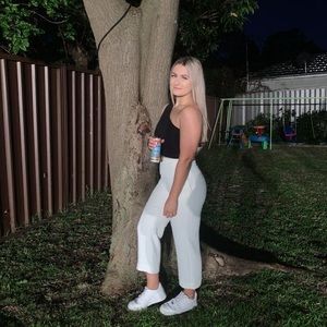 Meet your Posher, Crystal